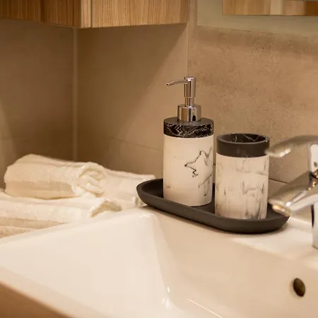 Apartament Coresi Vibe 207 *